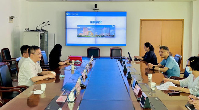 川發(fā)資管黨委書(shū)記、董事長(zhǎng)蒙宇率隊(duì)赴武漢市中心醫(yī)院慰問(wèn)與交流